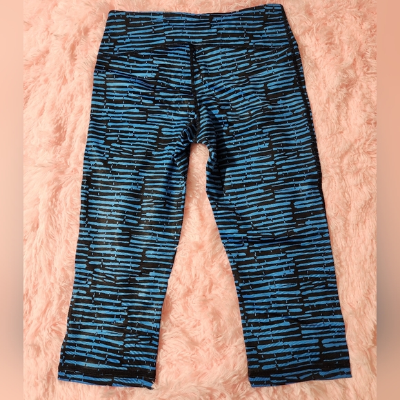 Zella Blue and Black Zebra Stripe Crop Leggings - Picture 2 of 3